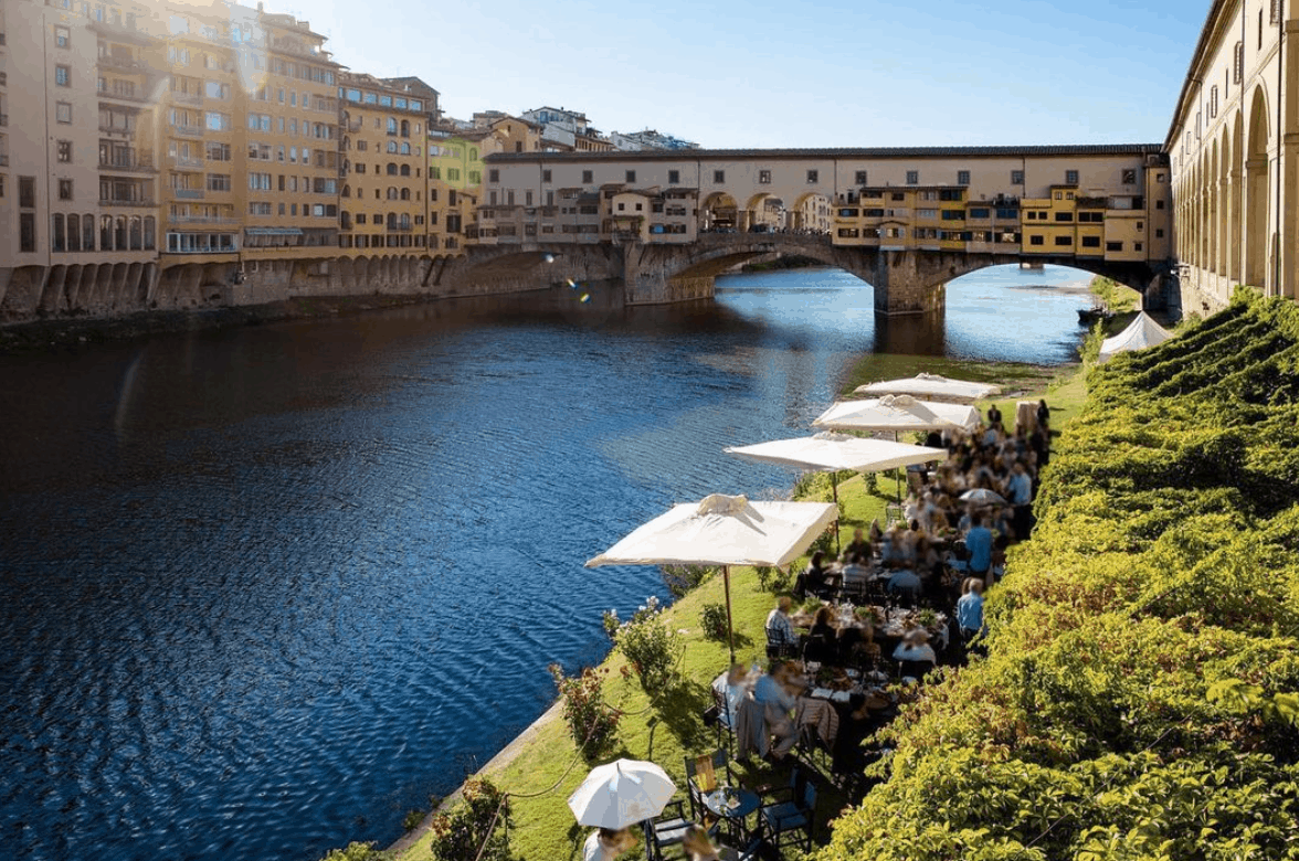 https://vb-events.com/wp-content/uploads/2021/09/planning-a-wedding-in-italy-view-on-ponte-vecchio-from-rowing-club.png