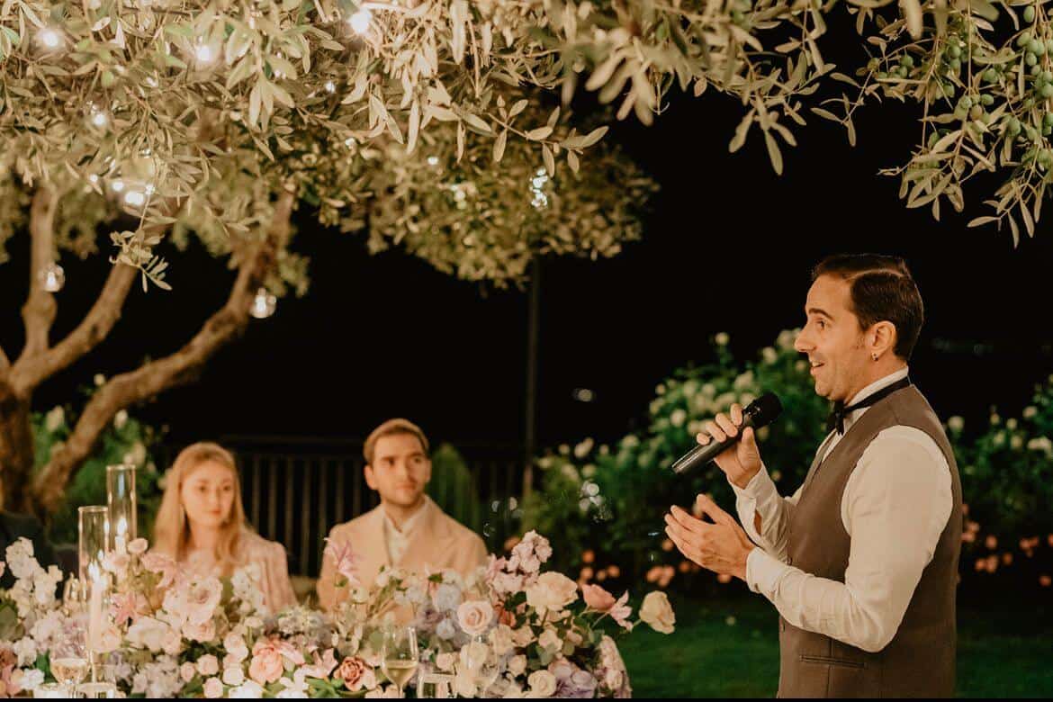 emotional band singer sings an Italian wedding song