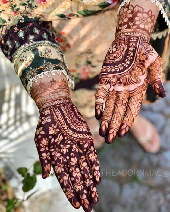 Henna arab wedding traditional hand paint