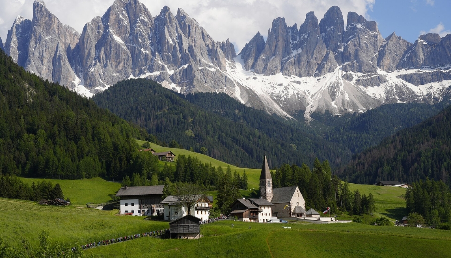 Getting Married in Italy specially in The Dolomites with breathtaking view, perfect for romantic marriage setting.